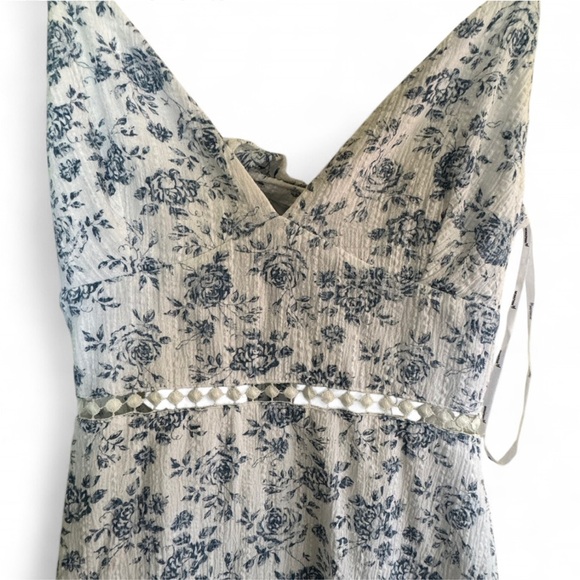 MINKPINK Skye Rose Blue and White Floral Print Mini Dress small - Picture 4 of 8